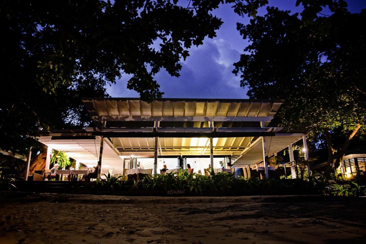 Barrier Beach Resort (Adults Only) 卢甘维尔 外观 照片