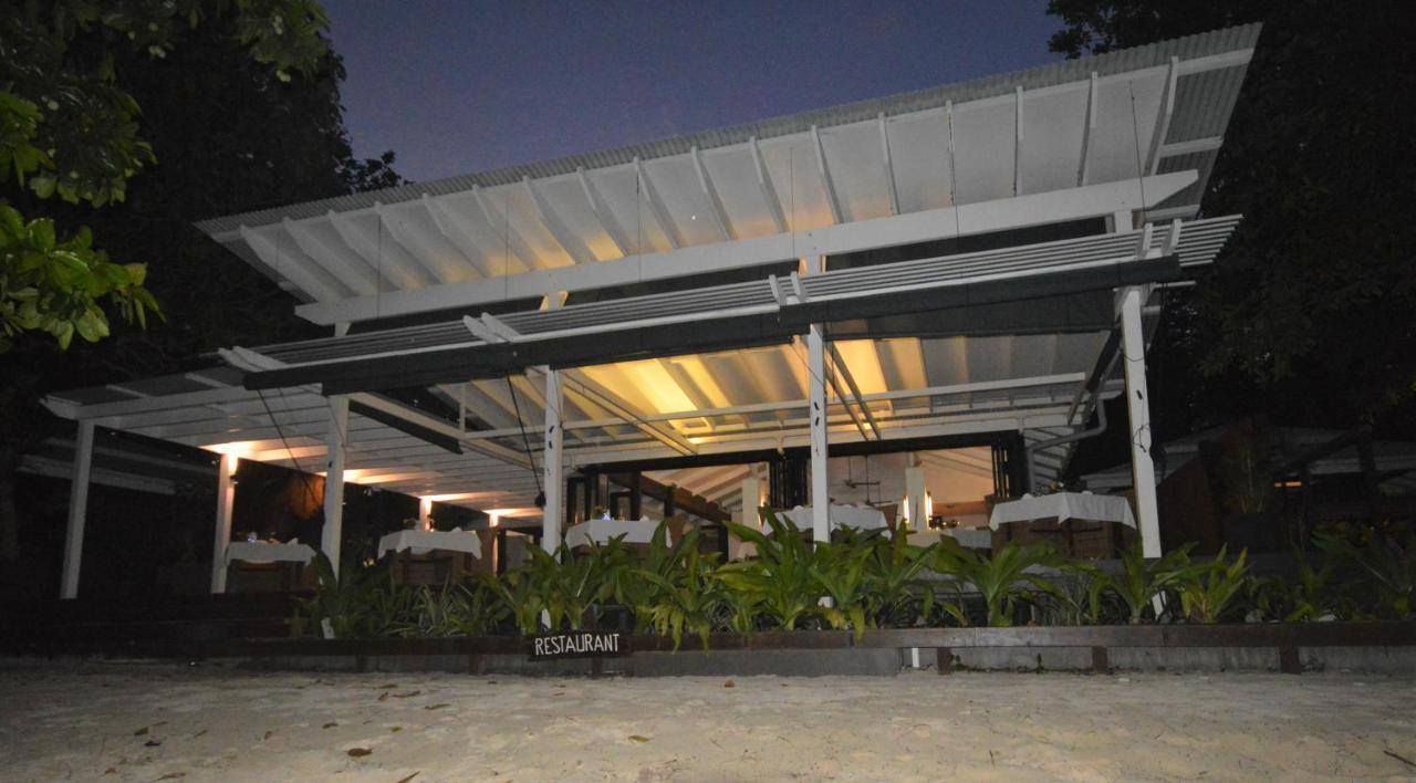 Barrier Beach Resort (Adults Only) 卢甘维尔 外观 照片