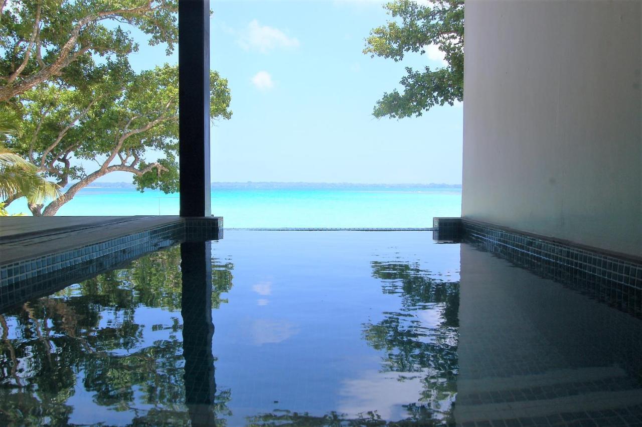 Barrier Beach Resort (Adults Only) 卢甘维尔 外观 照片