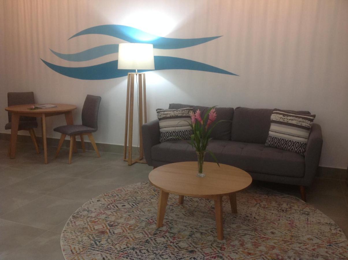 Barrier Beach Resort (Adults Only) 卢甘维尔 外观 照片
