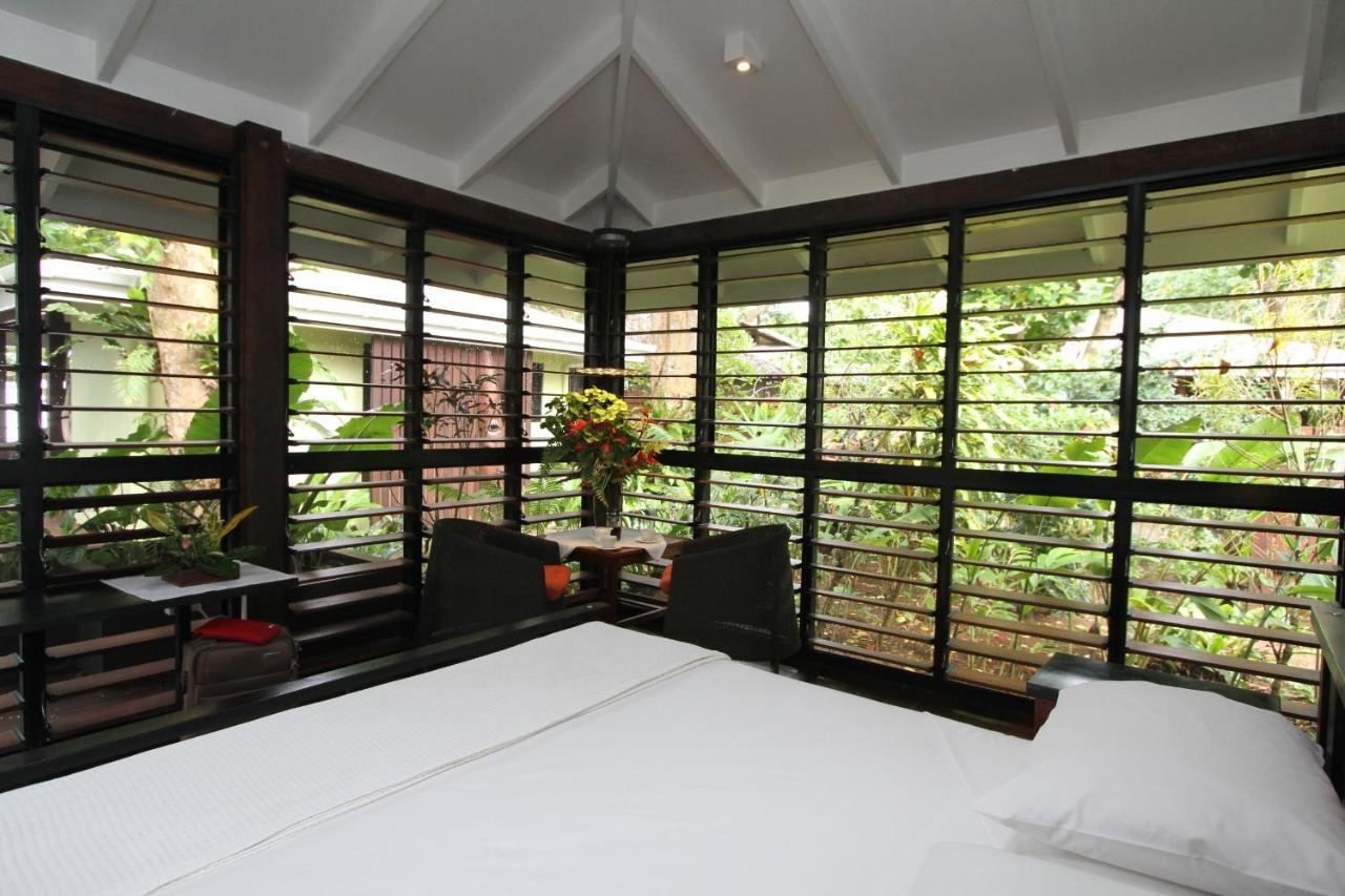 Barrier Beach Resort (Adults Only) 卢甘维尔 外观 照片