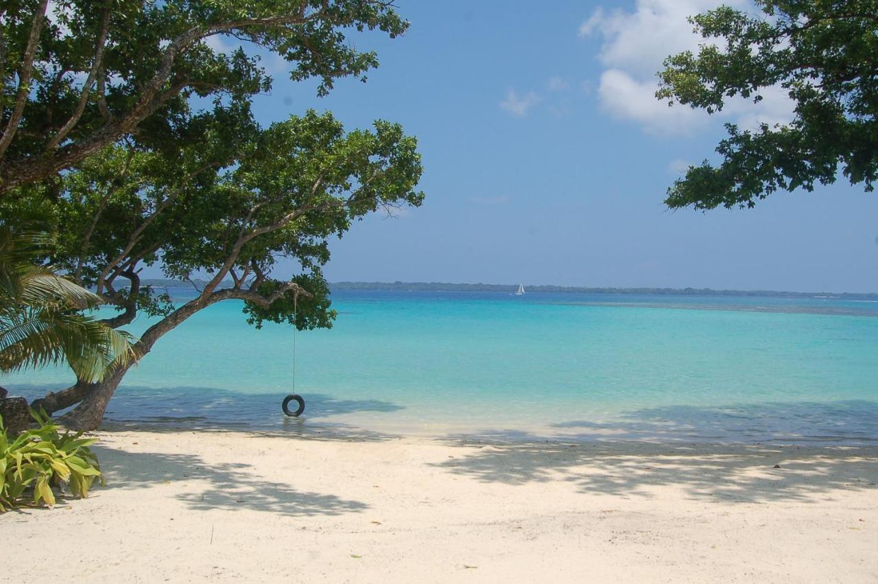 Barrier Beach Resort (Adults Only) 卢甘维尔 外观 照片